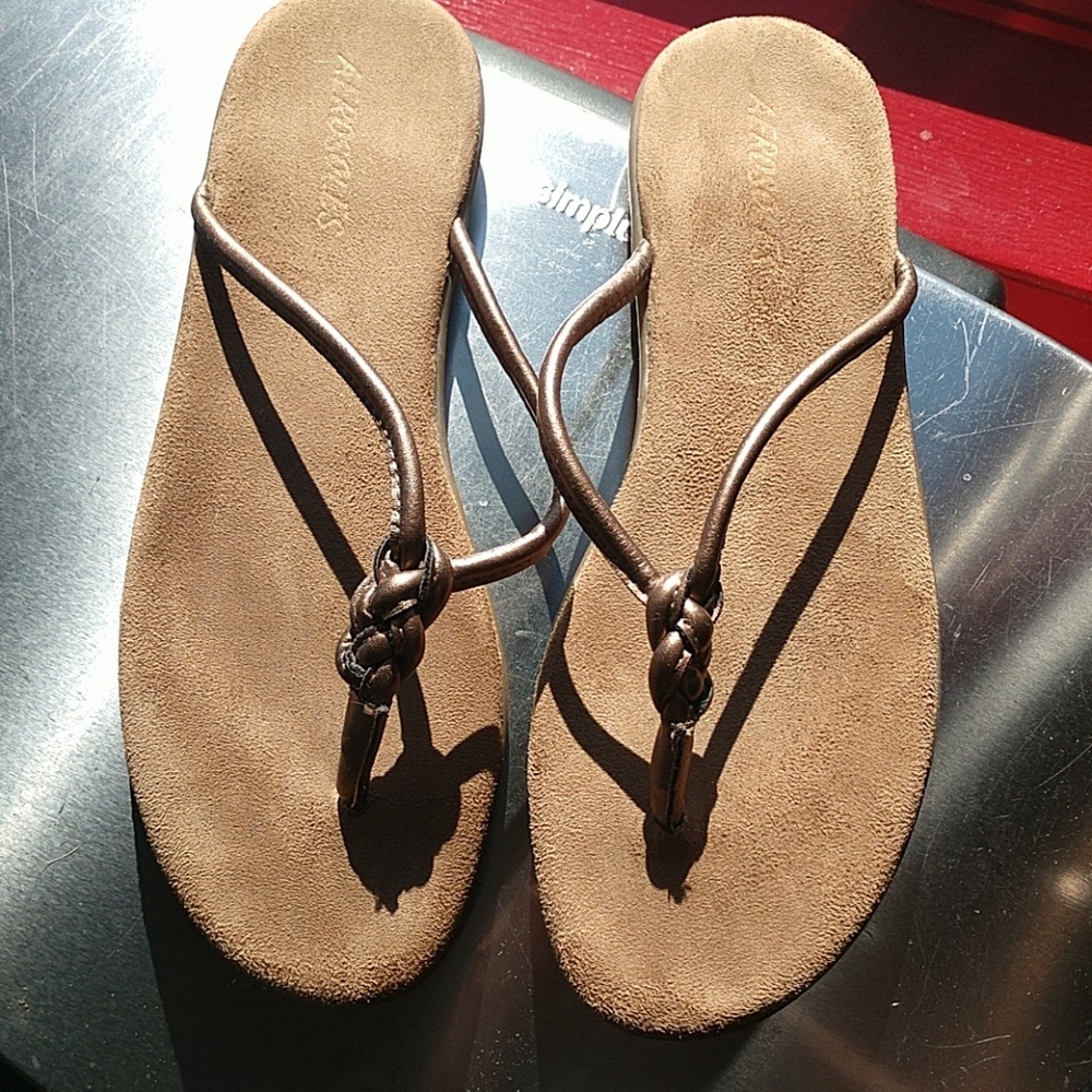Aerosoles vintage thong sandals